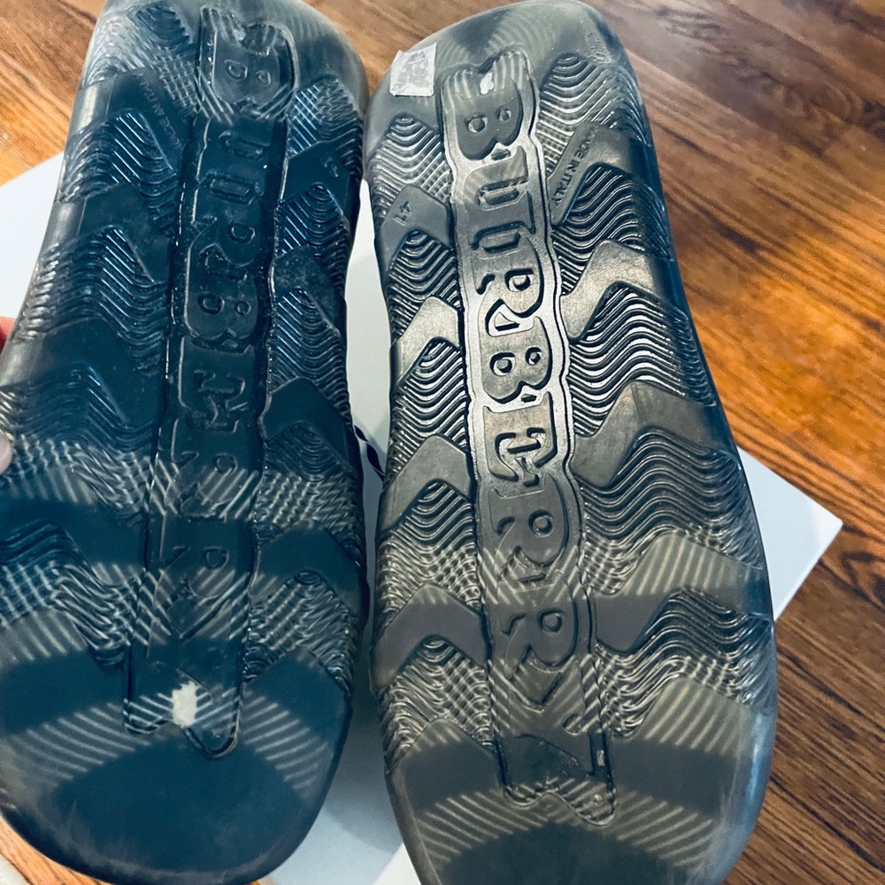 Burberry Black and White Checkered Slip-On Sandals - Picture 4 of 5